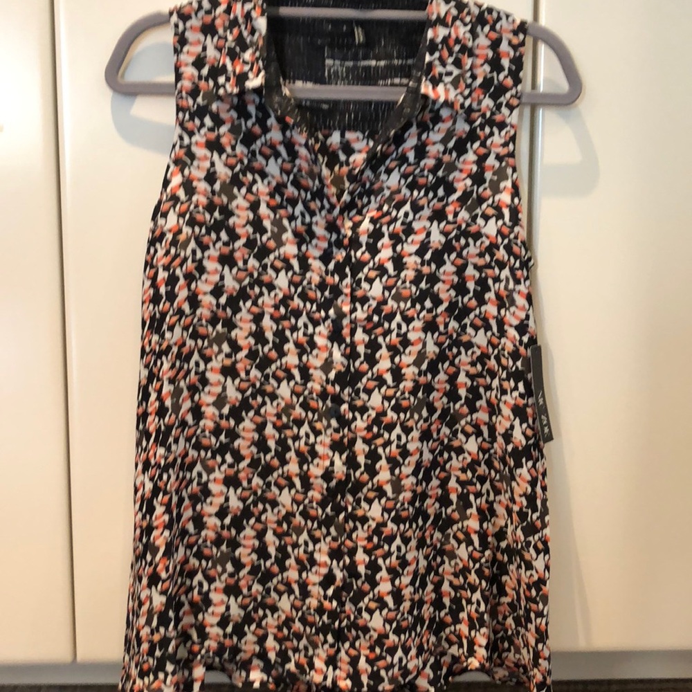 Nic + Zoe Sleeveless button down